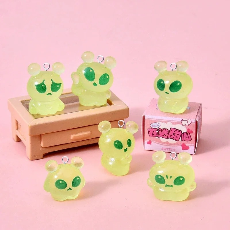 10Pcs Luminous Mini Green Alie - Resin Art Essentials recension och pris