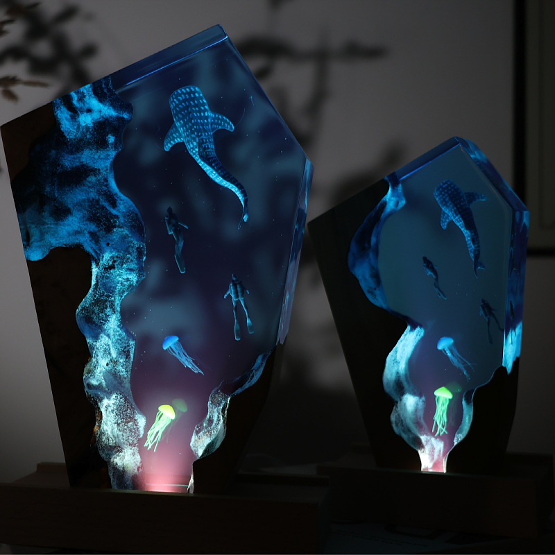 Resin Cave Whale Diver Desktop - Resin Art Anniversary Gift recension och pris