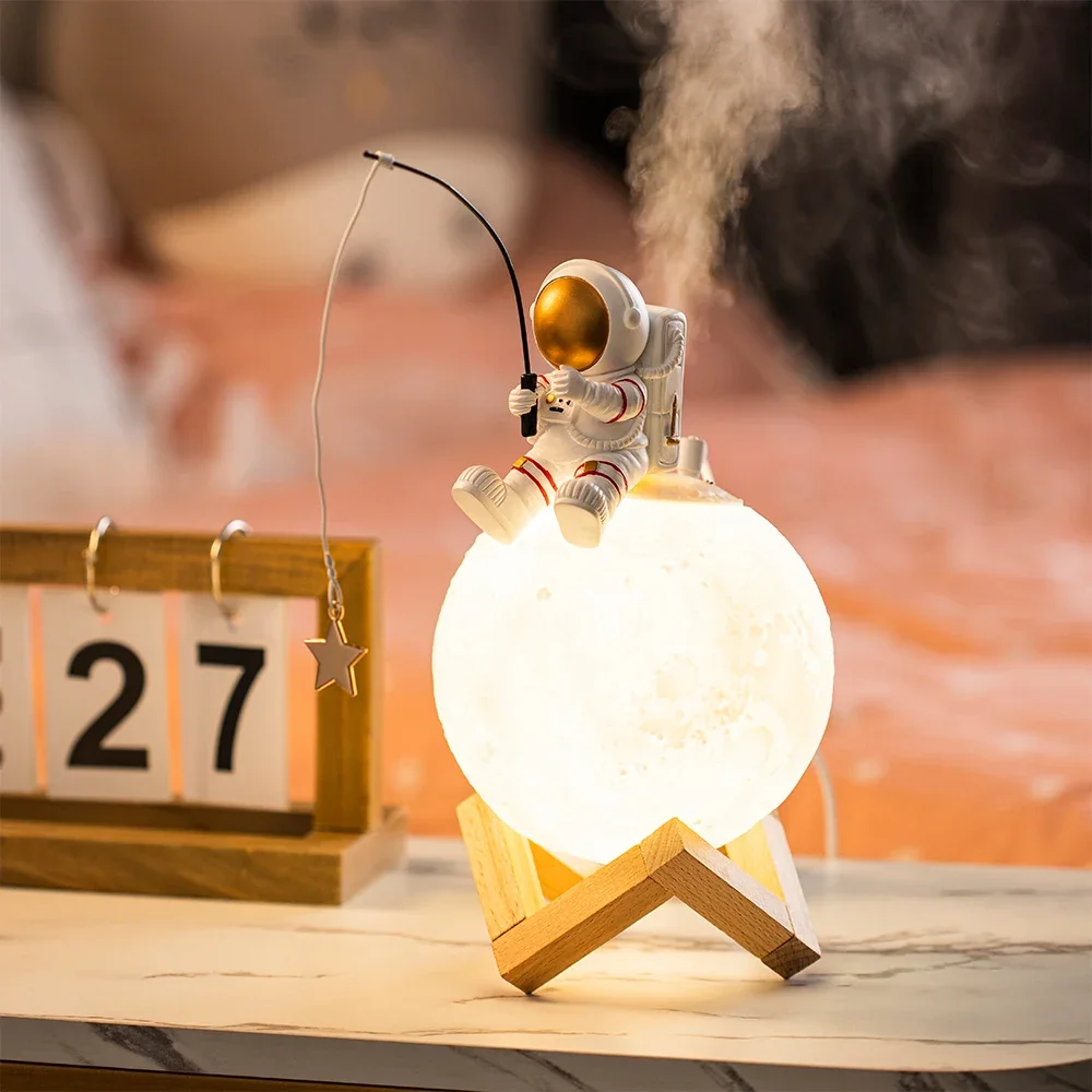Nordic Astronaut Fishing Star  - Resin Art On Wood recension och pris
