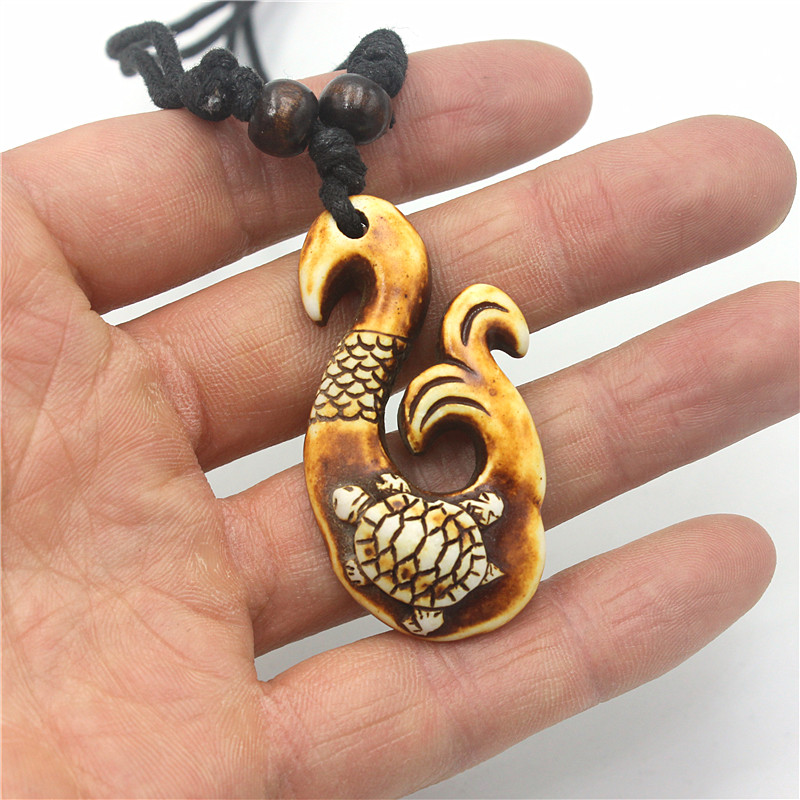 RUEMOY Maori Fish Hook Sea Tur - Resin Art Necklace recension och pris